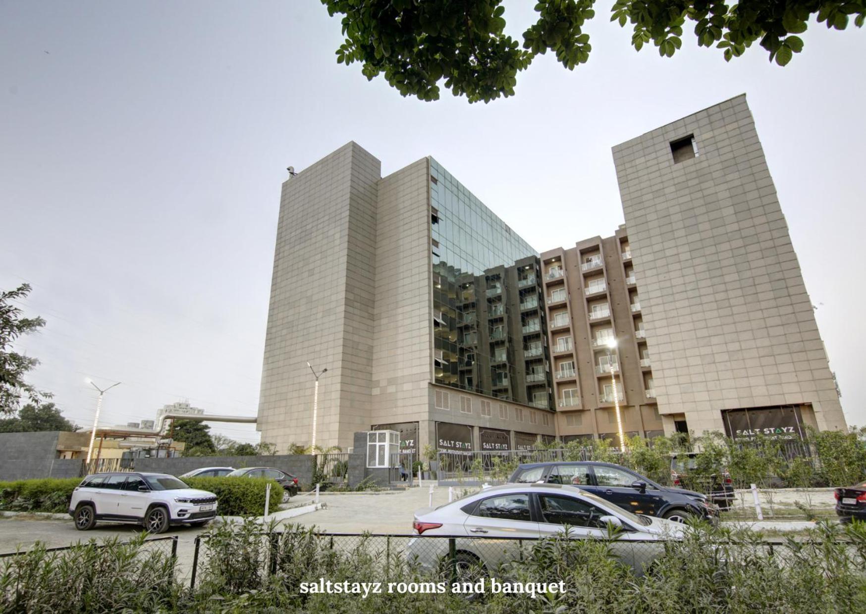 Saltstayz Premier Executive Serviced Apartment - Golf Course Extension Road Gurgaon Exterior photo