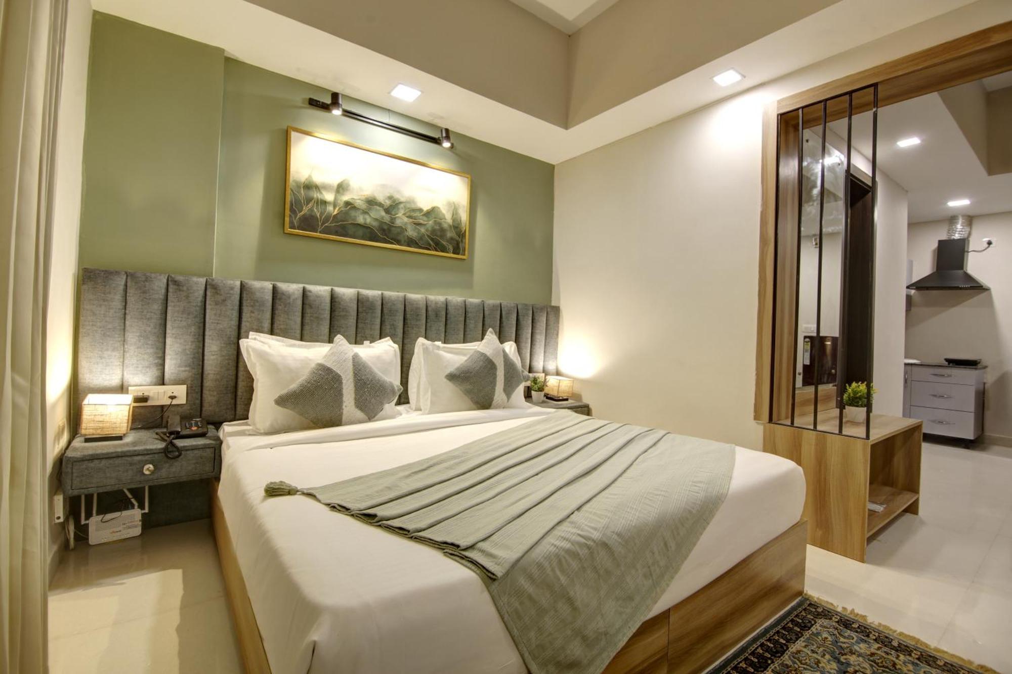 Saltstayz Premier Executive Serviced Apartment - Golf Course Extension Road Gurgaon Exterior photo